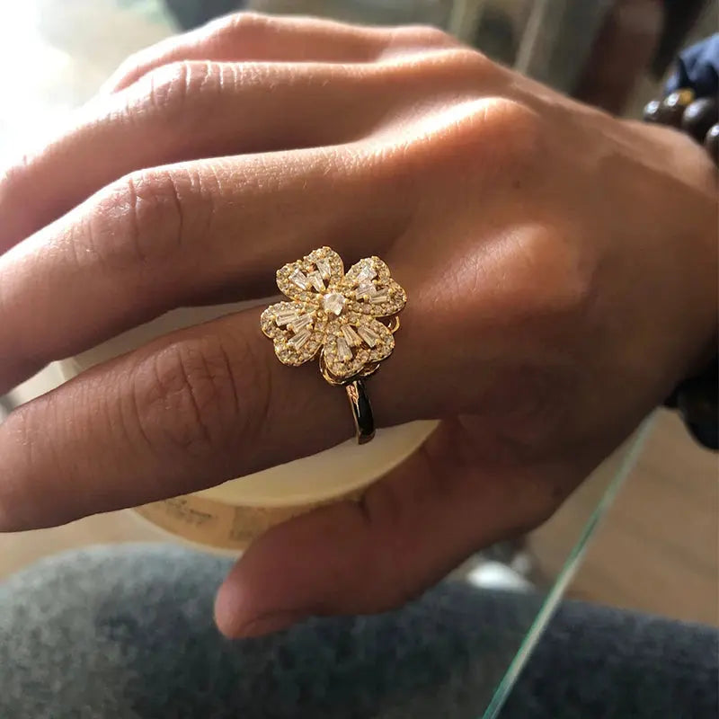 Four-Leaf Clover Rotating Anxiety Ring – Elegant Gold Stainless Steel Fidget Jewelry for Women NNOS