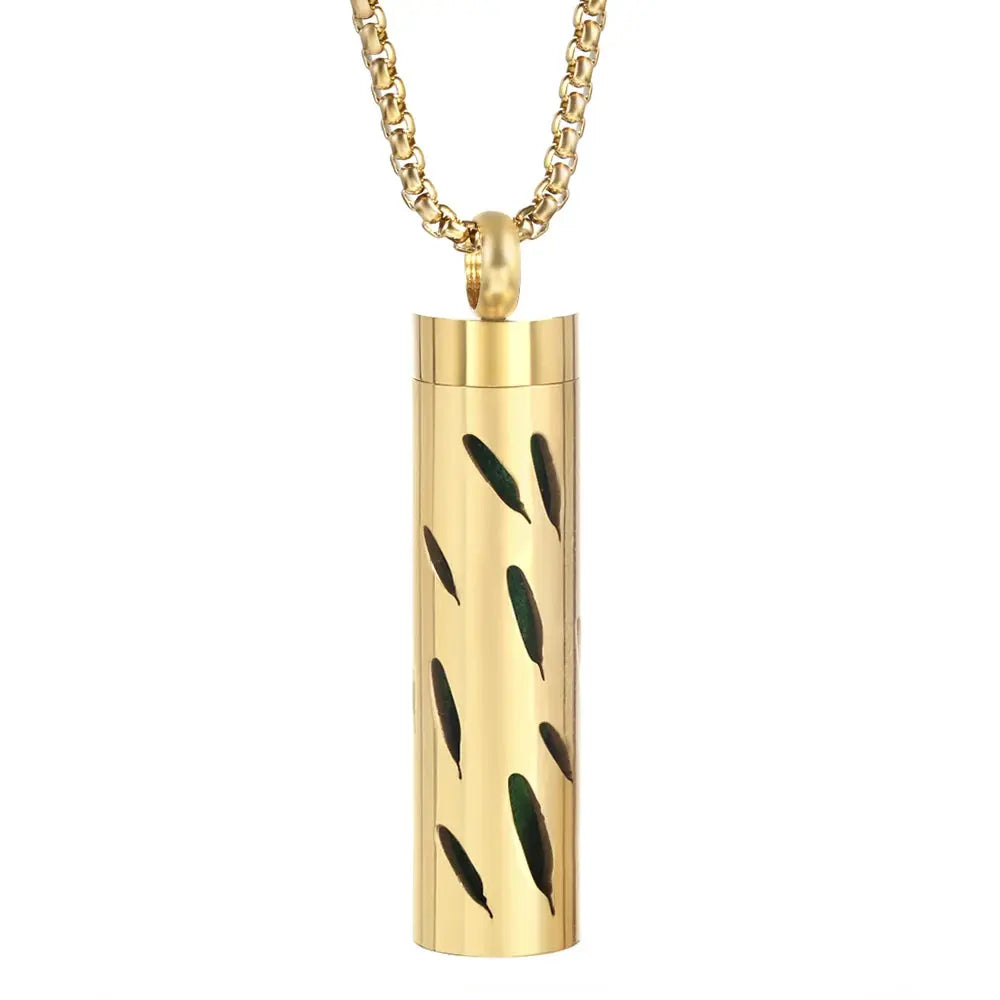 Luxurious Golden Stainless Steel Aromatherapy Necklace Diffuser - Elevate Your Scent Experience with Essential Oils and Perfumes