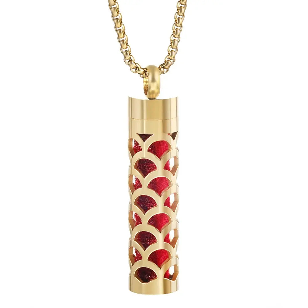 Luxurious Golden Stainless Steel Aromatherapy Necklace Diffuser - Elevate Your Scent Experience with Essential Oils and Perfumes